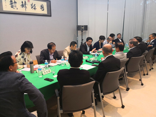 中國駐新加坡大使館舉辦世界經濟形勢與中新經貿合作座談會